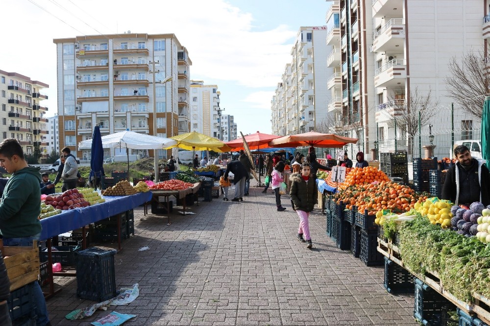 Fiyatlar yüksek olunca semt pazarları boş kaldı