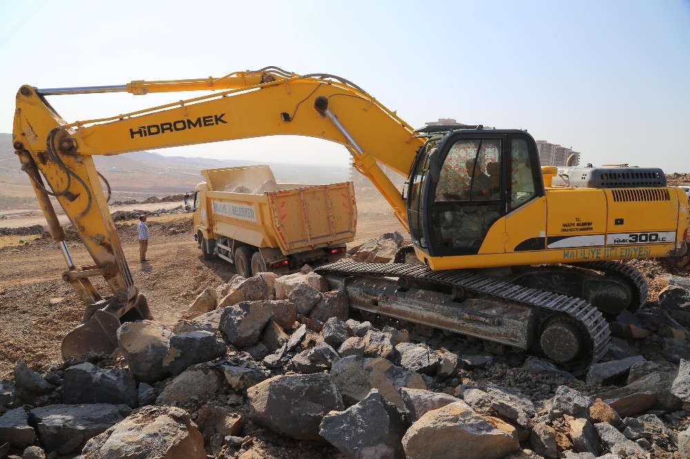 Haliliye Belediyesi Dağeteği’nde 28 yeni yol açtı