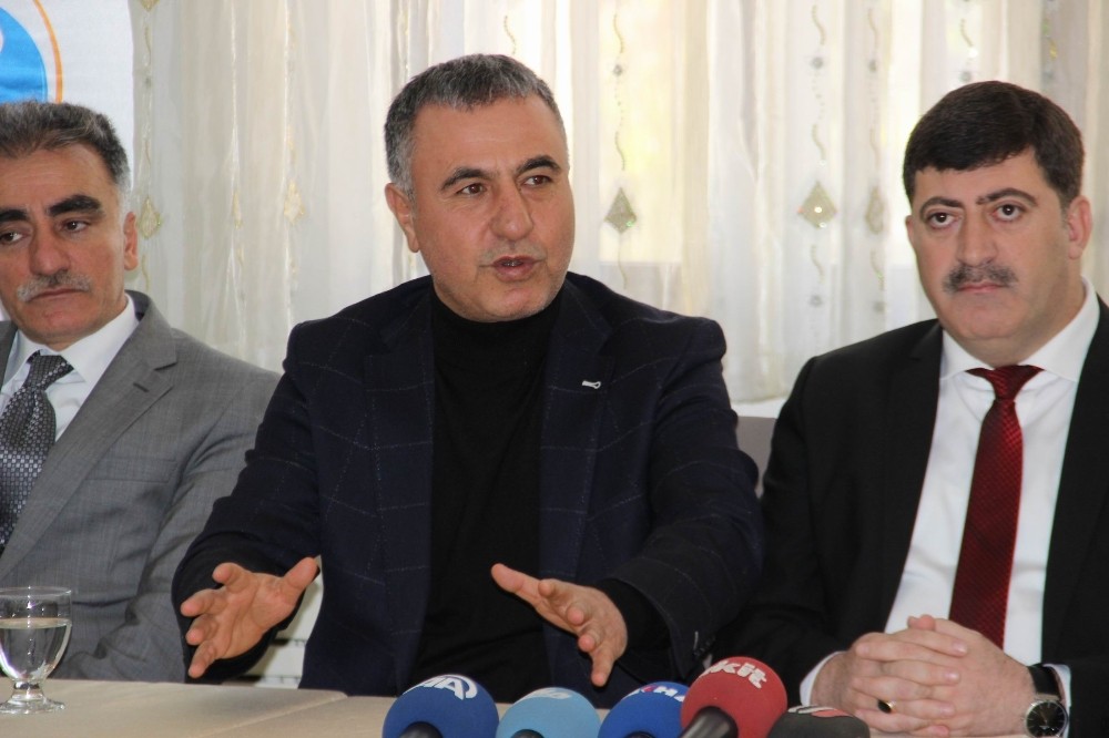 AK Parti Diyarbakır teşkilatından bilgilendirme toplantısı