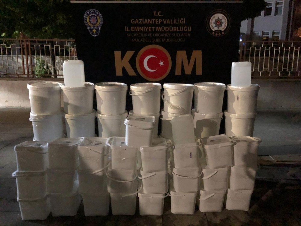 Bin 65 litre kaçak etil alkol ele geçirildi