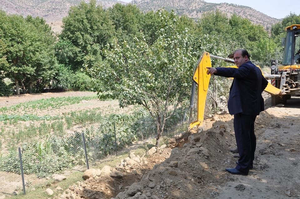 40 yıldır susuz olan mahalle suya kavuşuyor