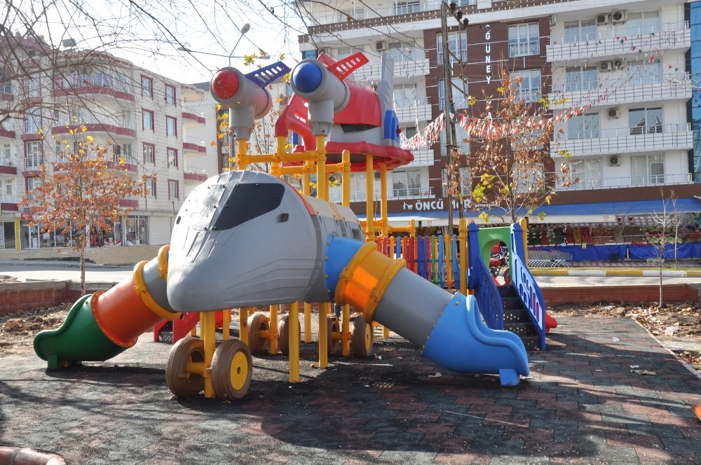 Mehmet Uzun Parkı yeniden düzenlendi