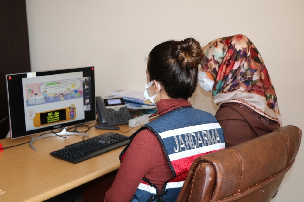 Jandarmadan güvenli internet eğitimi