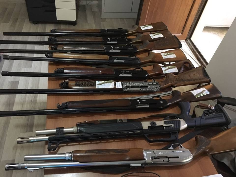 El konulan 8 tüfek ihale ile satıldı