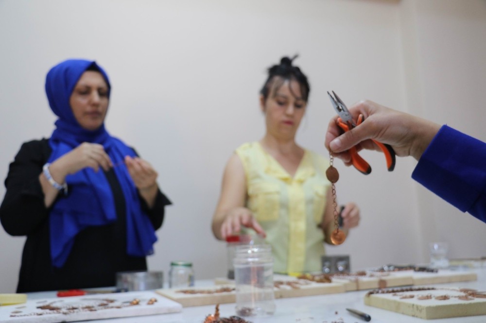 Diyarbakırlı kadınlar gümüşü şekillendirecek