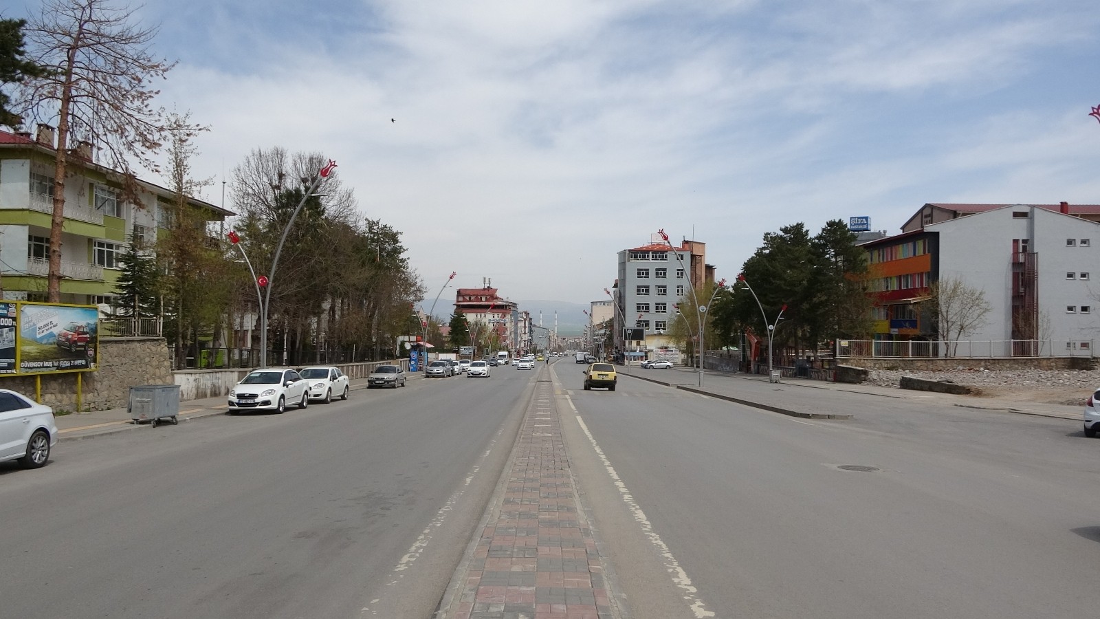 Muş’ta cadde ve sokaklar boş kaldı