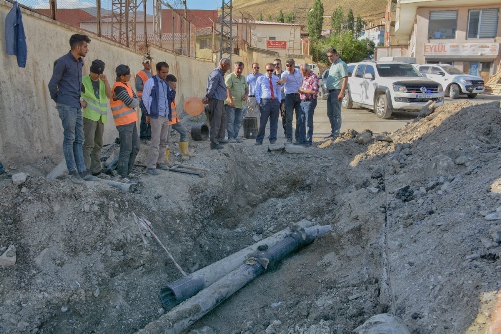 İçme suyu inşaat çalışmaları sürüyor