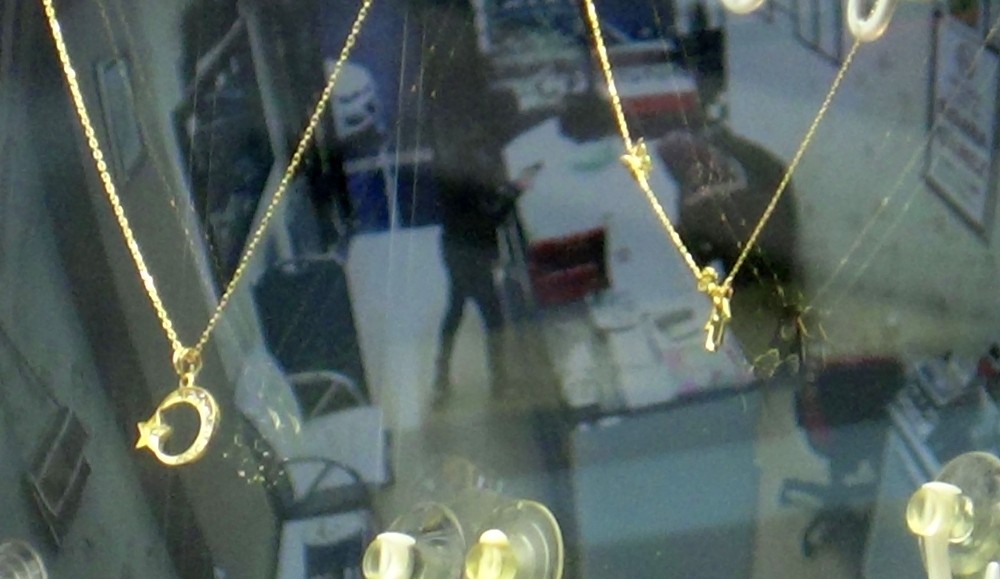 Diyarbakır’da kar maskesiyle kuyumcu soygunu girişimi: 1 ölü