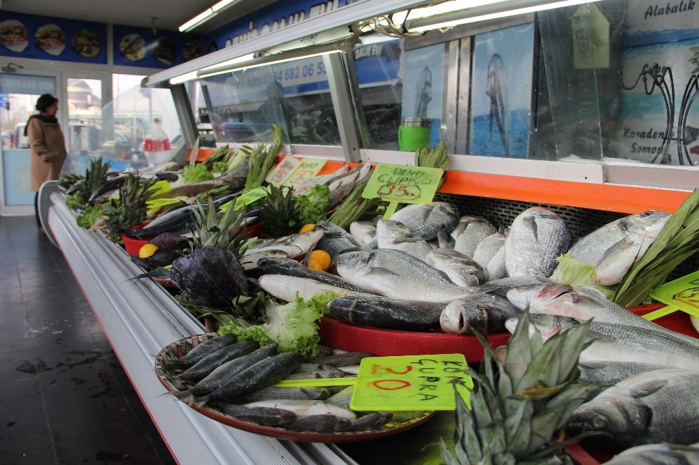 Kış aylarının vazgeçilmezi balık, kebabın tahtını sallıyor