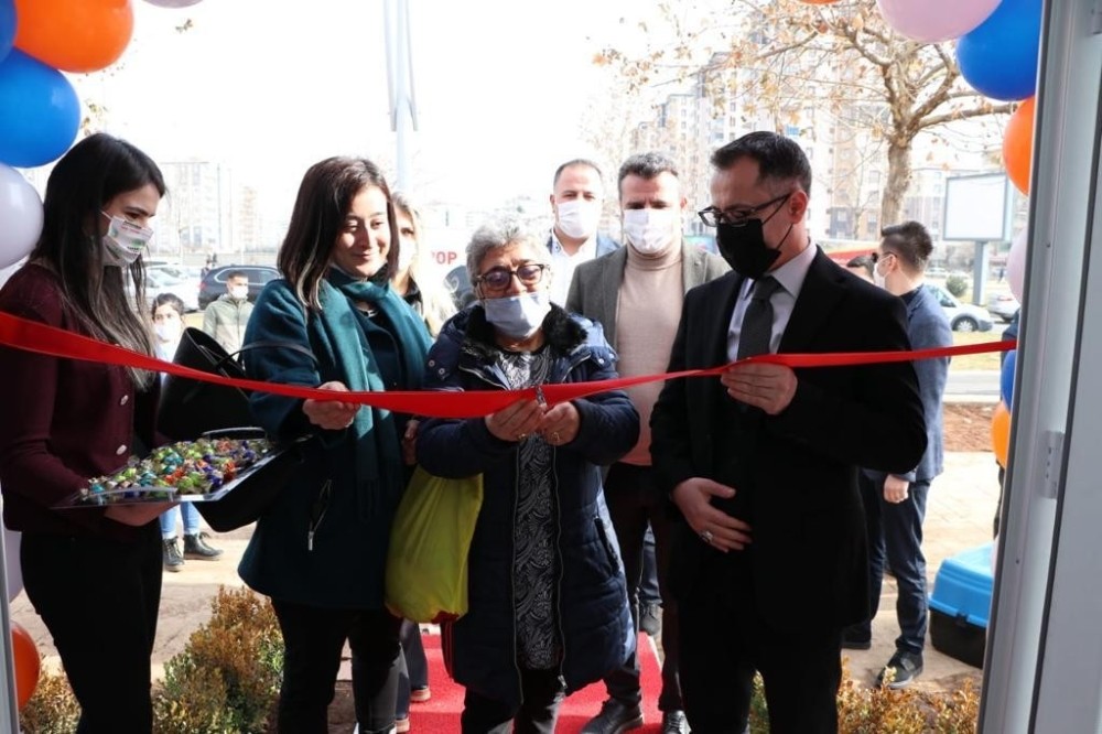 Kayapınar Belediyesi Çadır-Vet’i hizmete açtı