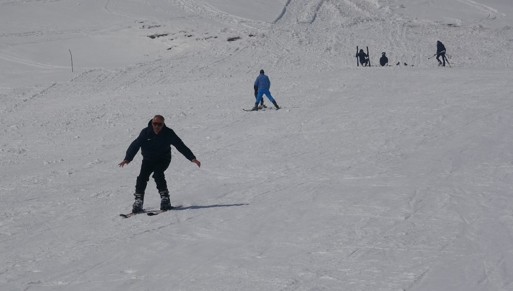 Çaldıran termal kayak merkezi renkli bir sezon geçiriyor