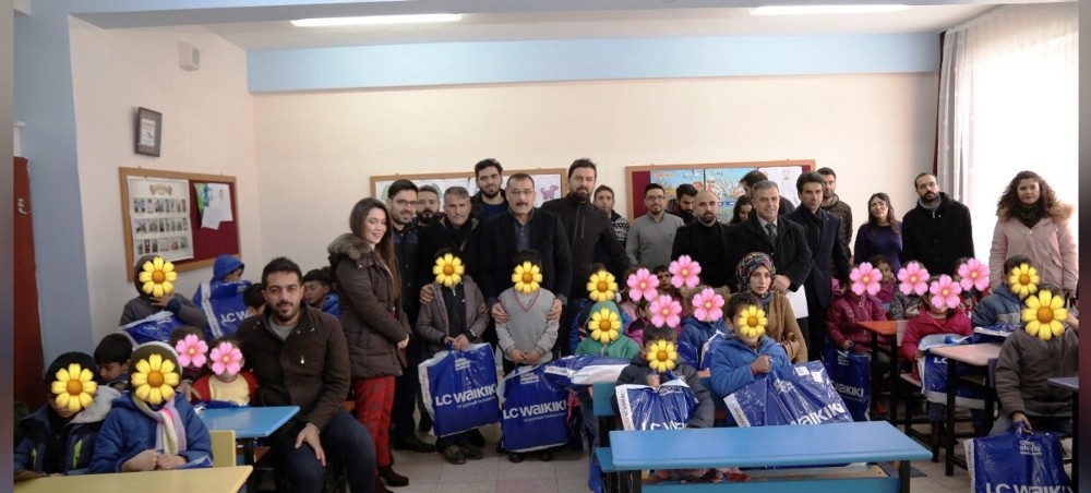 Lice’de 2 bin öğrenciye kışlık kıyafet dağıtıldı