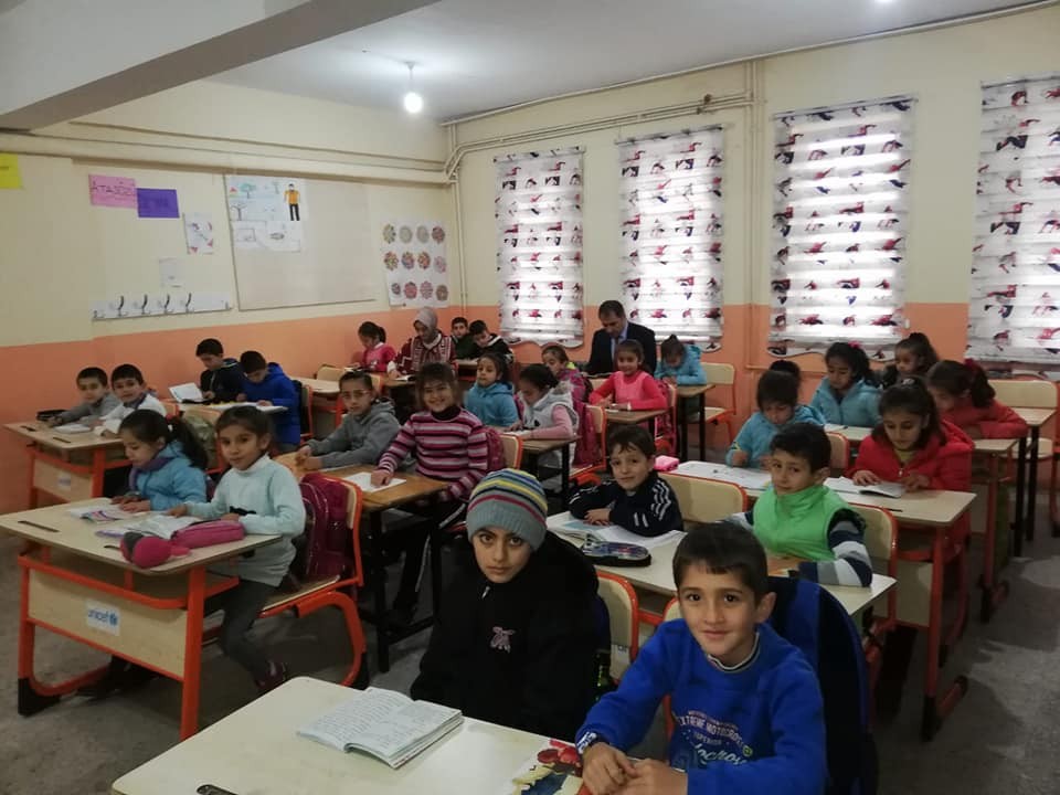 Milli Eğitim Müdürü Konakçı, öğrenciler ile kitap okudu
