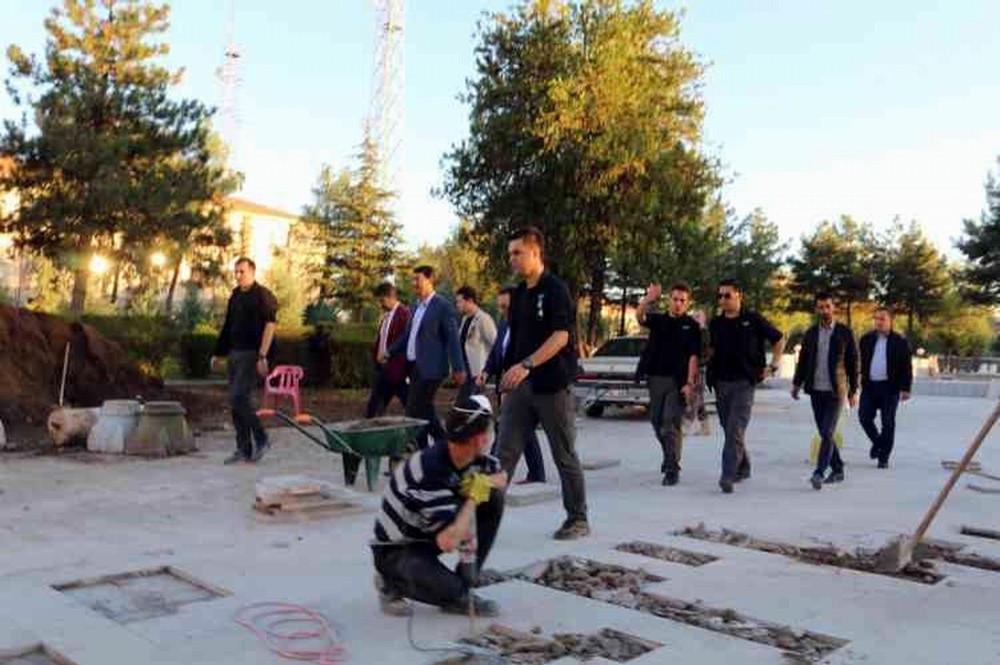 Kara Şehitliği peyzaj çalışmaları titizlikle devam ediyor
