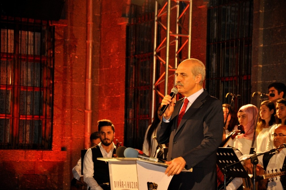 Bakan Kurtulmuş, Diyar-ı Huzur programına katıldı