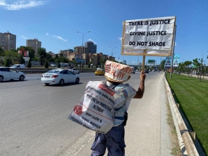 CHP'yi protesto eden eylemci Diyarbakır’dan İstanbul’a ulaştı