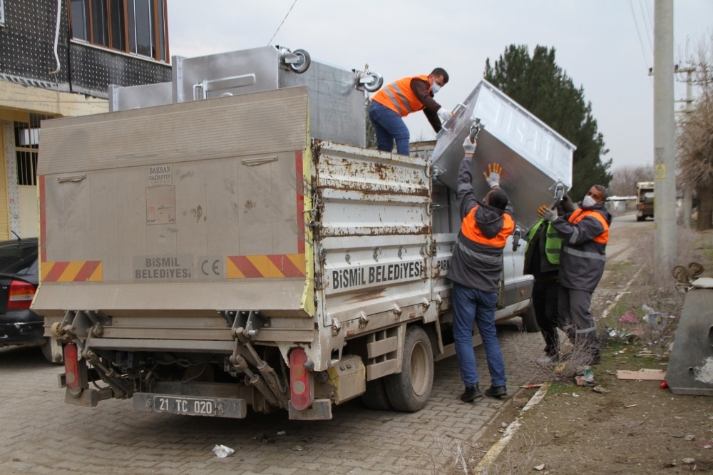 Bismil’de çöp konteyneri dağıtımı sürüyor