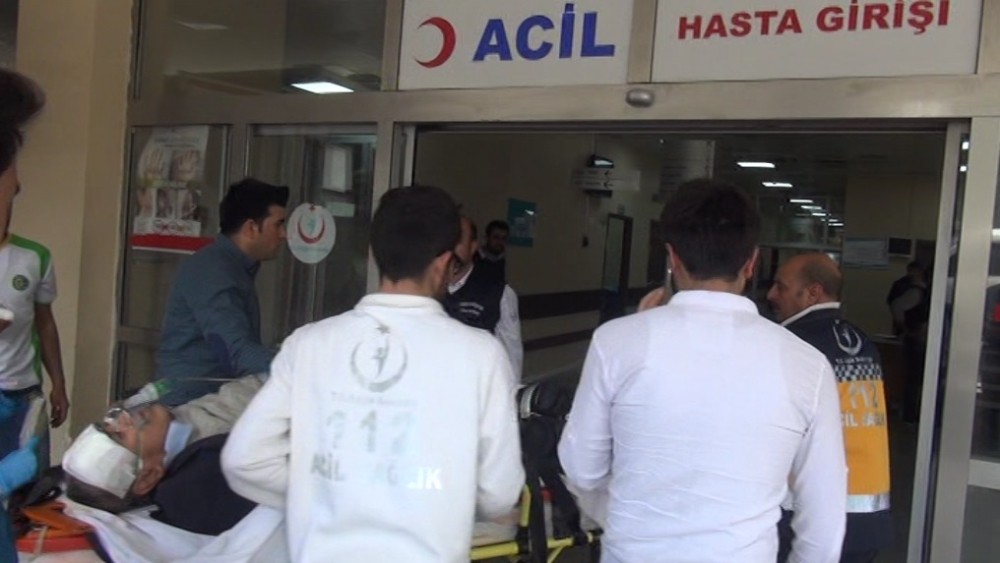 Aracın çarptığı yaya yoğun bakıma alındı