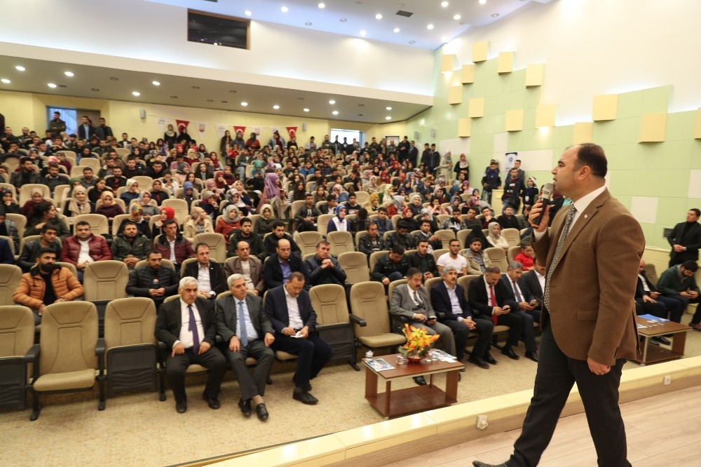 Başkan Çiftçi kariyer günü etkinliğinde öğrencilerle buluştu