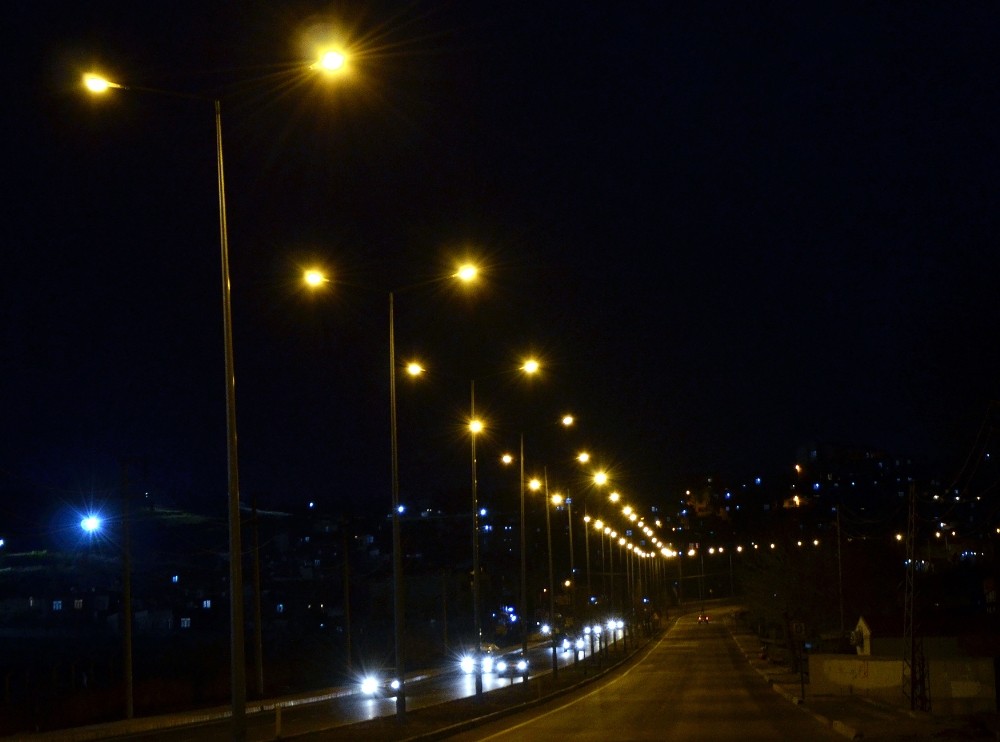 Dicle Elektrik, Diyarbakır’da 9 bin sokak lambasını yeniledi