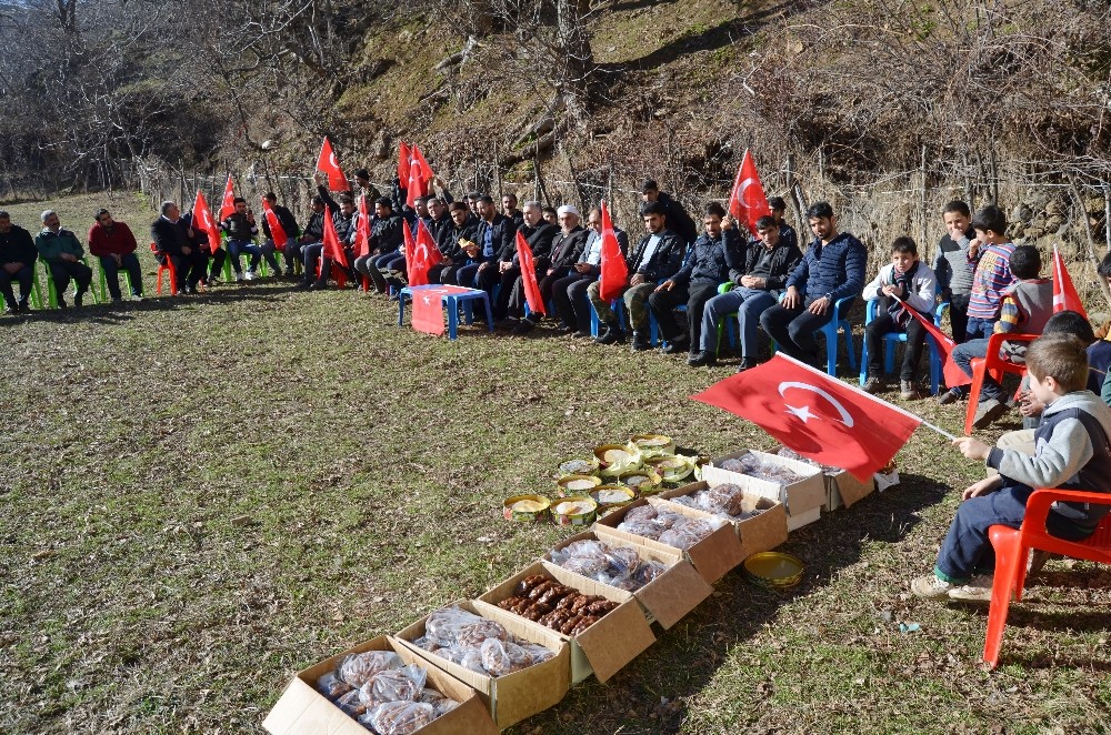 (Özel haber) Sason’dan Afrin’e bal ve cevizli sucuk gönderildi