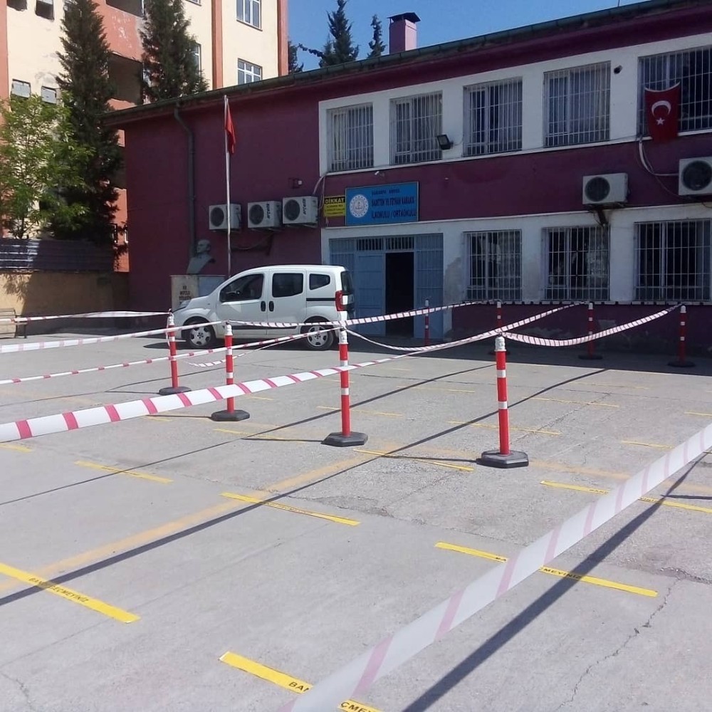 Birecik’te bir okul geçici PTT Şubesi oldu