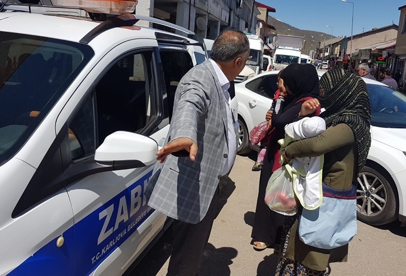 Karlıova’da yakalanan dilenciler ilçeden gönderildi
