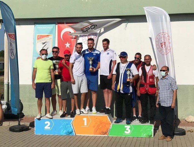 Atıcılıkta Düzce kürsüde