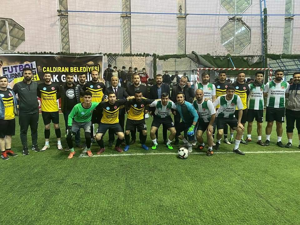 Çaldıran’da ‘Ak Gençlik’ futbol turnuvası sona erdi