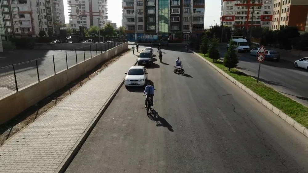 Kaymakam Beşikçi belediye binasına bisikletle gelerek mesaiye başladı