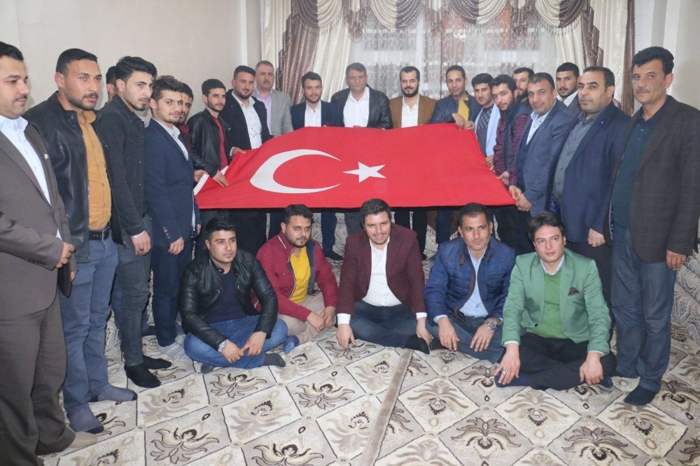 Ak&ccedil;akale&rsquo;de eller Mehmet&ccedil;ik i&ccedil;in semada