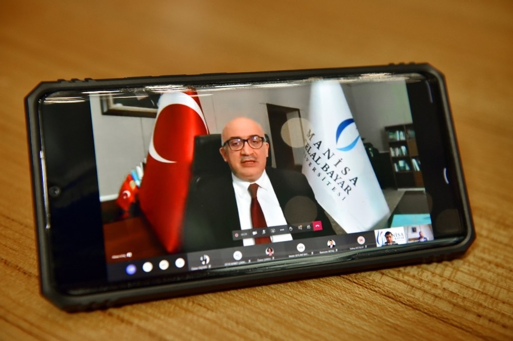 ’Milli Teknoloji Hamlesi T3 Vakfı TEKNOFEST’ bilgilendirme semineri çevrimiçi yapıldı