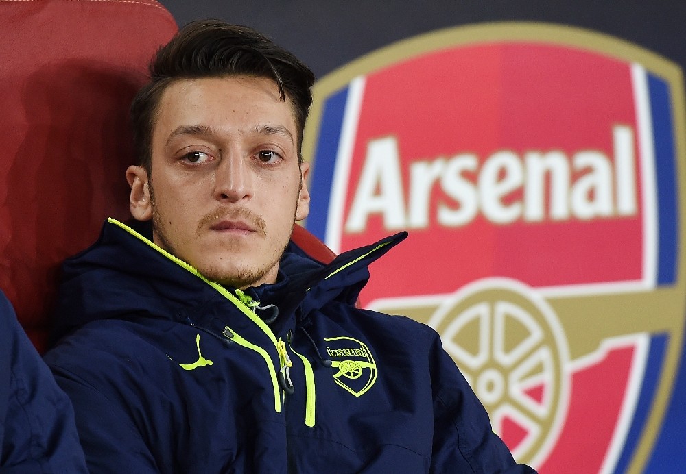 Mesut Özil’in menajeri kafa karıştırdı