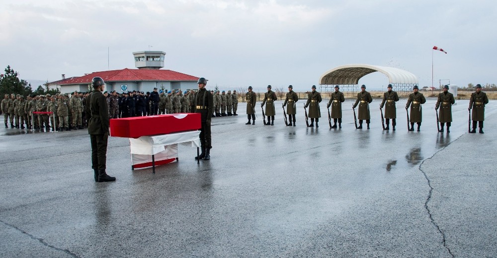 Şehit üsteğmen memleketine uğurlandı