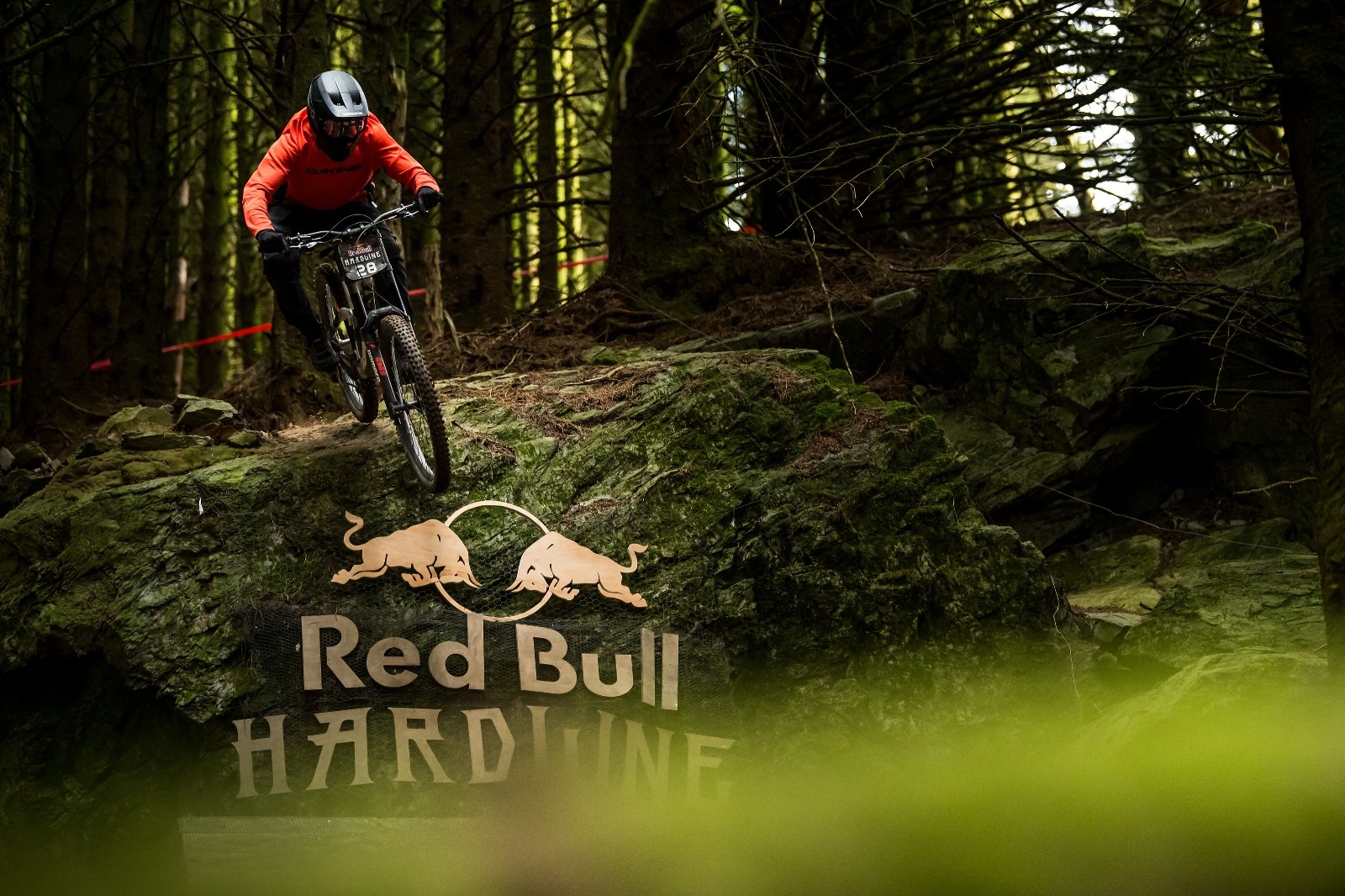 Red Bull Hardline Dağ Bisikleti’nin kazananı Briton Bernard Kerr oldu