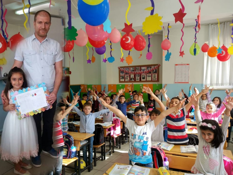 Hamravat İlkokulu’nda karne sevinci