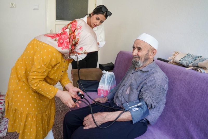 Hasta ve yaşlı bakımı onlara emanet