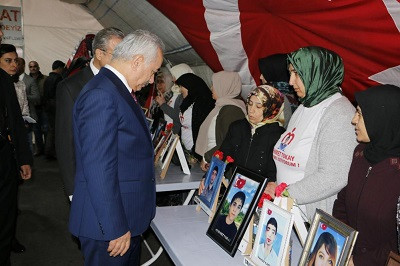 İçişleri Bakan Yardımcısı Ersoy’dan ailelere ziyaret (Videolu)