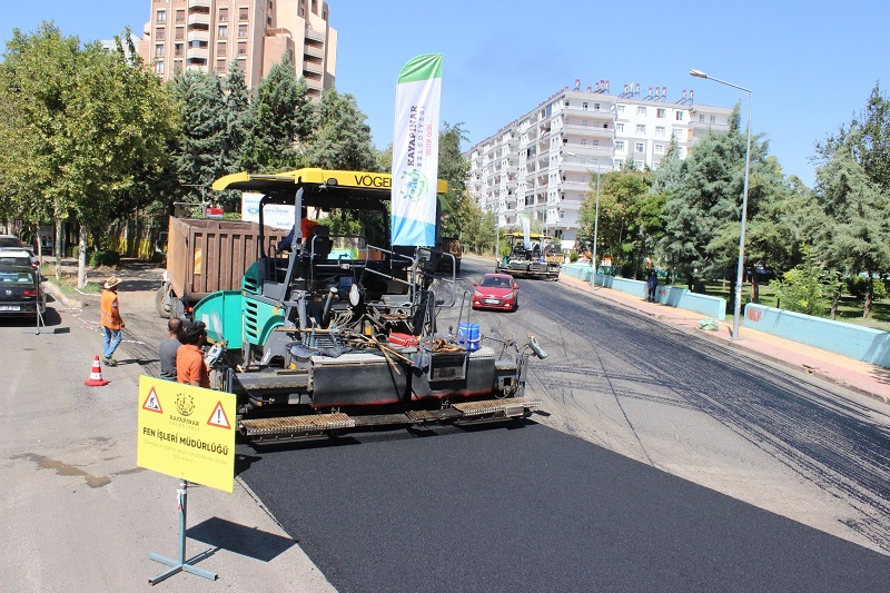 Kayapınar’da yılsonuna kadar 89 bin 200 ton asfalt dökülecek