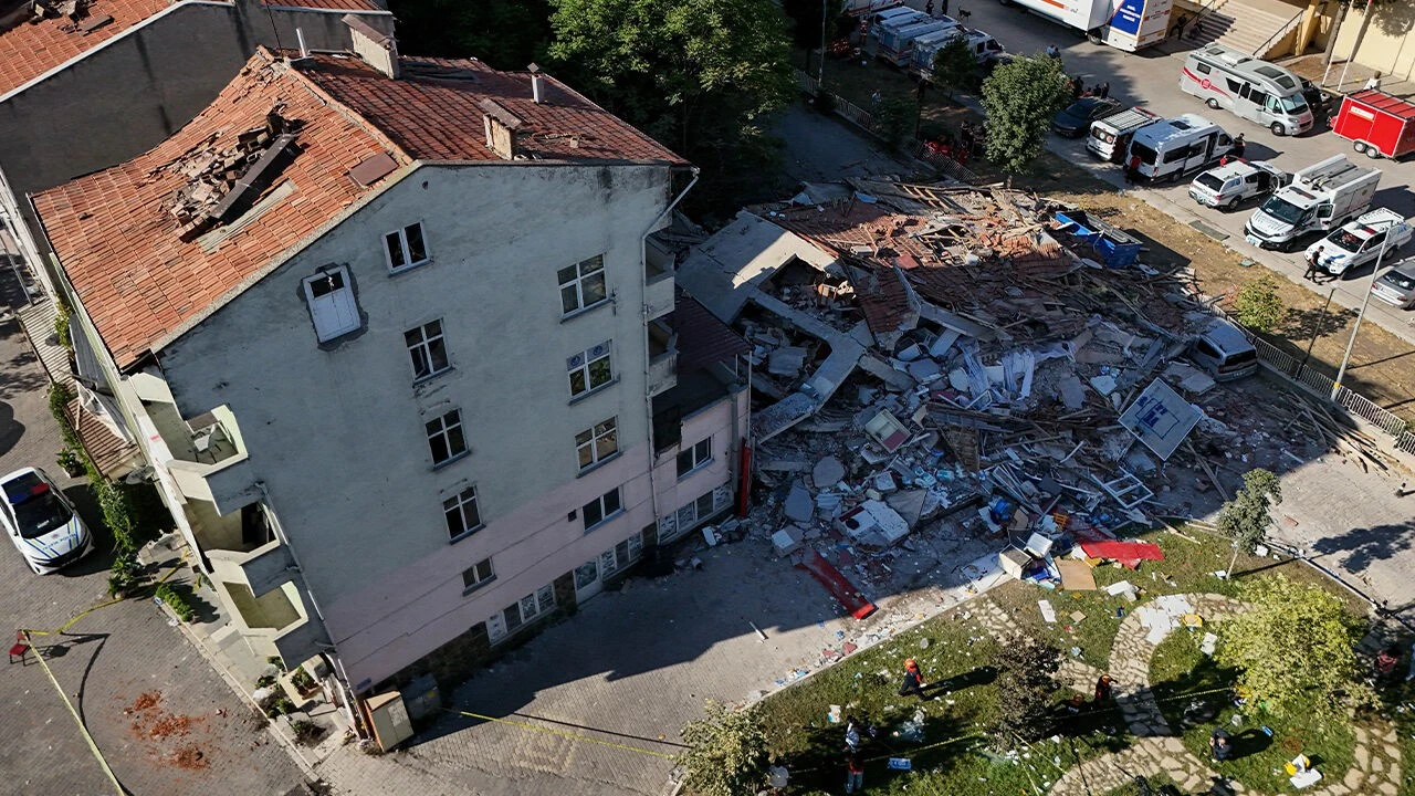 Depremde Yıkılan Binada Kolon Kesme İddiası: Fırın Detayı Şok Etti
