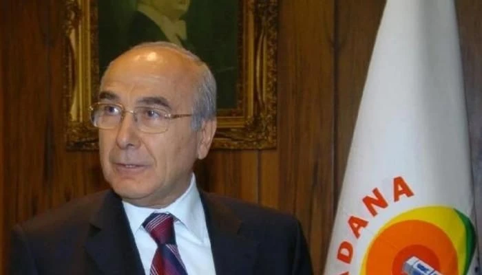 Eski Belediye Başkanı Uçakta Fenalaştı Yoğun Bakıma Alındı