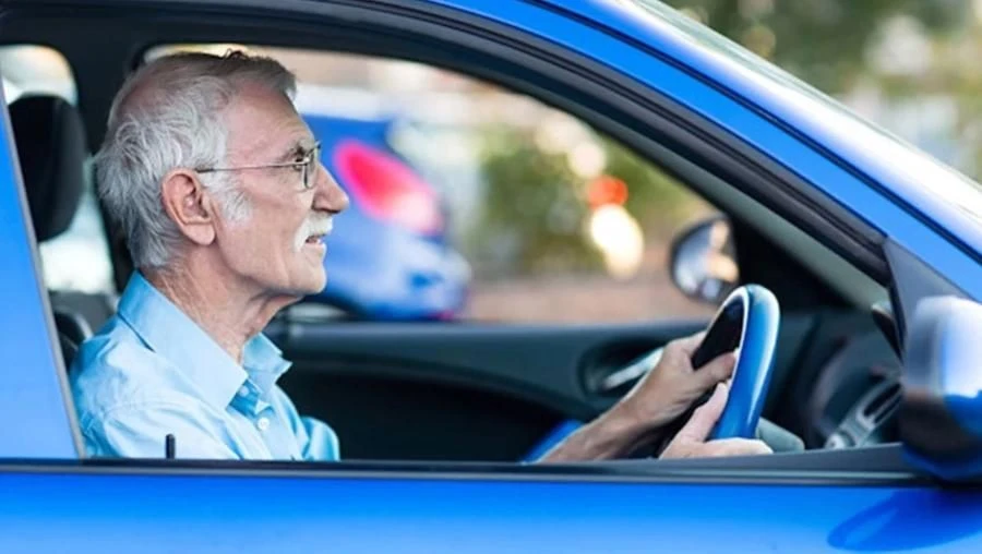 75 yaş üstü sürücülerin ehliyeti iptal ediliyor
