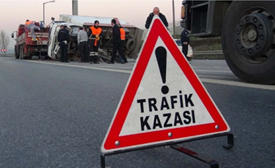 AK Parti İzmir Eski Milletvekili ve Trafik Kazasında Yaralandı