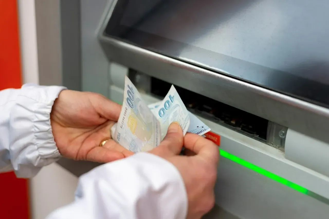 Bankalar ATM'lerde Pazartesi Günü Değişiklik Yapacak