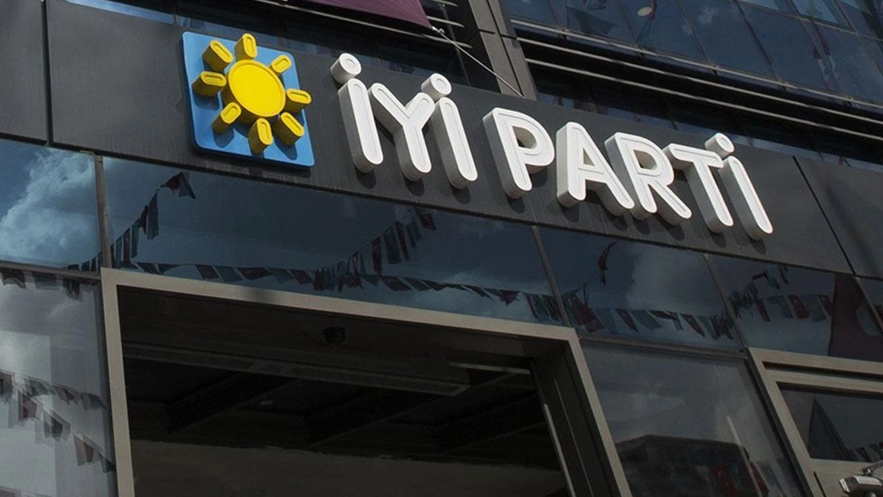 İYİ Parti'de toplu istifa depremi