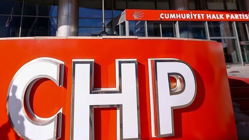 Ünlü yazar CHP'ye üye oldu!