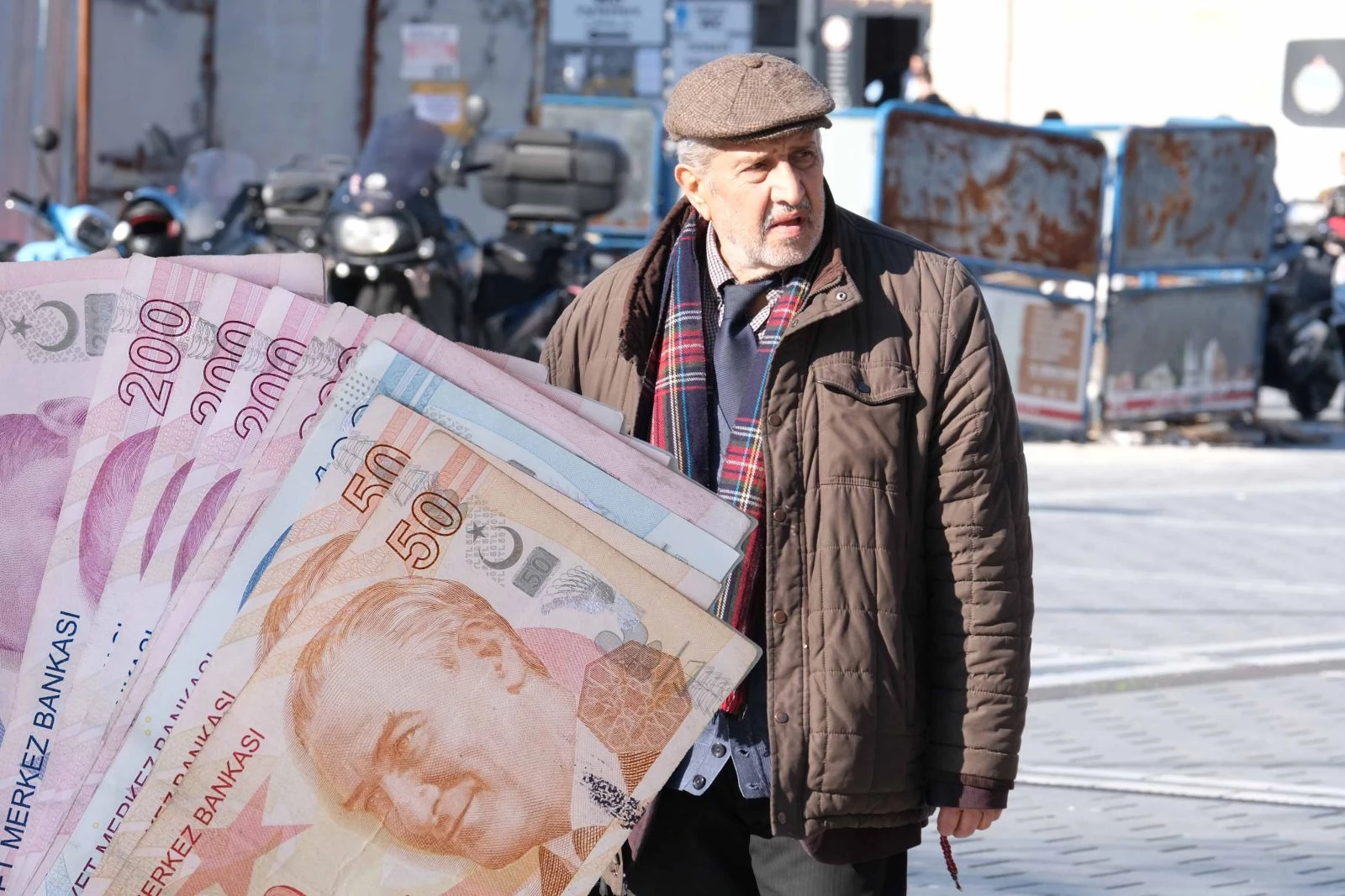 SSK Bağkur emeklisi 2026'da ne kadar zam alacak? Çarpıcı oran verildi