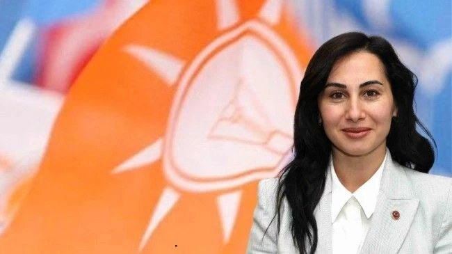 CHP’de Sarsıntı: Özlem Vural Gürzel İstifa Etti