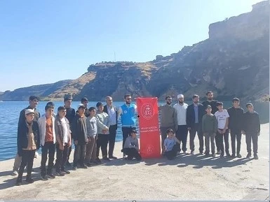 Gençlerden Maneviyat Dolu Ziyaret