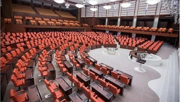 Kulisler hareketli! İki vekil CHP'ye geçiyor